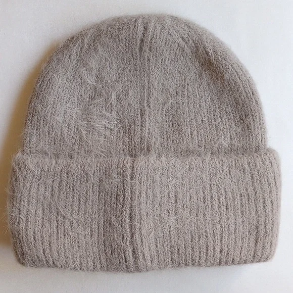 NWT Soia & Kyo Jaya Fuzzy Rib Knit Beanie Cap OS Hush Beige - Picture 3 of 9